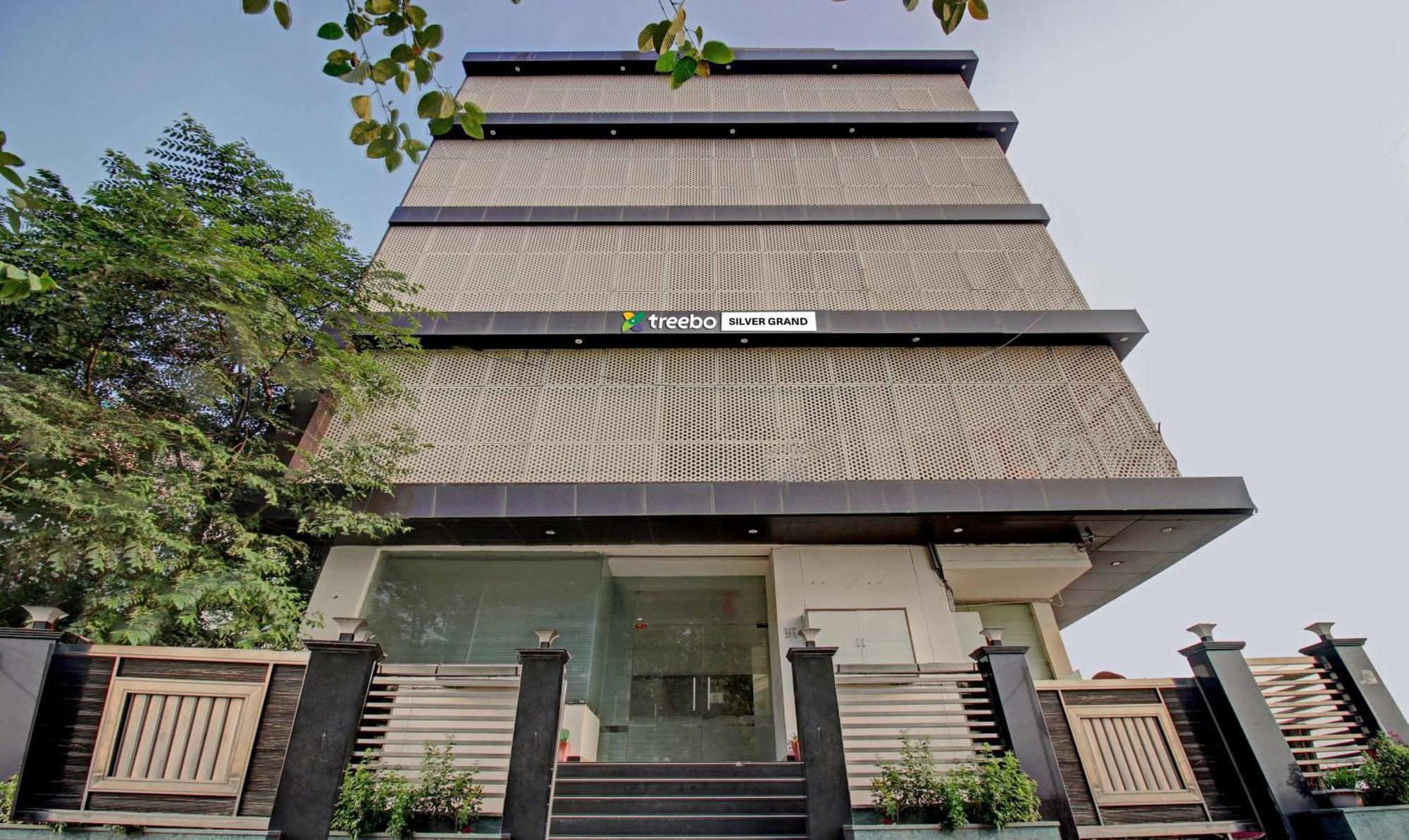 Treebo Silver Grand New Agreement ลัคเนา ภายนอก รูปภาพ